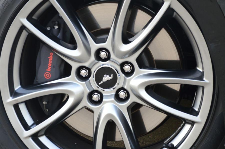  Ford Mustang GT 2014 года  (фото 19 из 27)